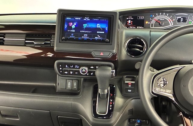 ホンダN-BOXカスタムL コーディネートスタイル