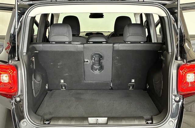 ジープレネゲードトレイルホーク