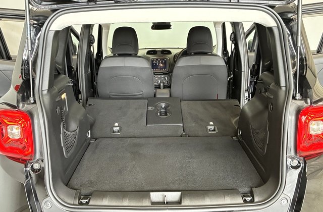 ジープレネゲードトレイルホーク