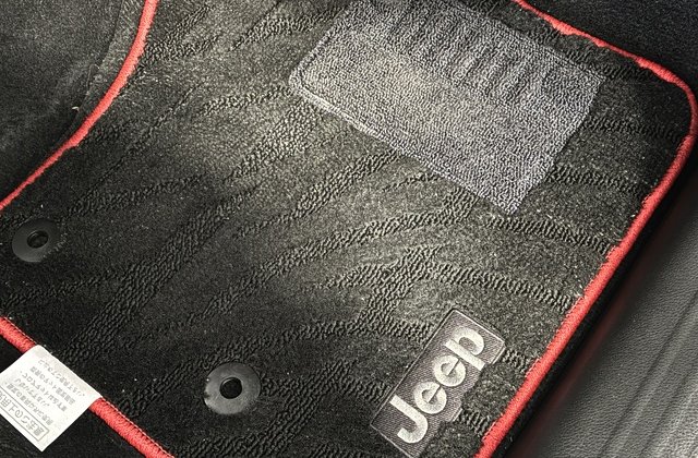 ジープレネゲードトレイルホーク