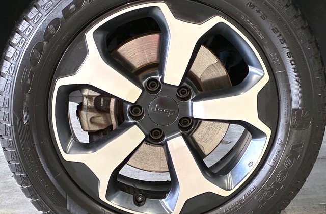 ジープレネゲードトレイルホーク