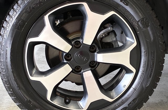 ジープレネゲードトレイルホーク