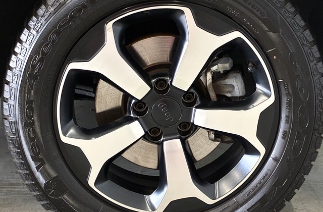 ジープレネゲードトレイルホーク