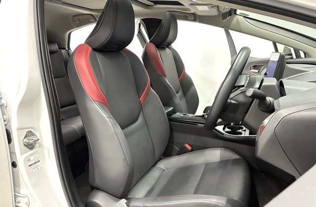 トヨタプリウスZ