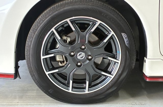 ニッサンノートe-power NISMO