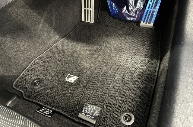 レクサスRC300h Fスポーツ