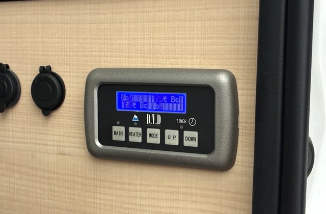 トヨタハイエースバン キャンピング仕様