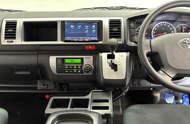 トヨタハイエースバン キャンピング仕様