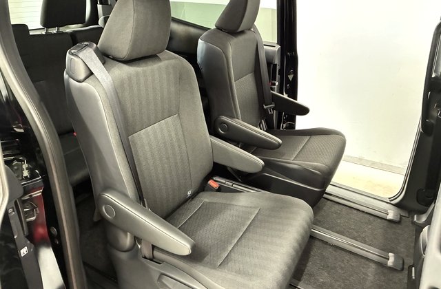 トヨタヴォクシーハイブリッド S-G