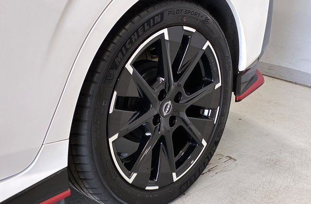 ニッサンノートオーラ ニスモ