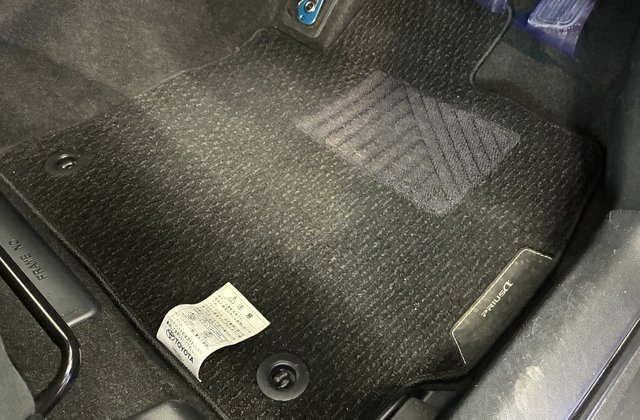 トヨタプリウスαS