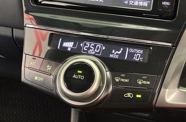 トヨタプリウスαS