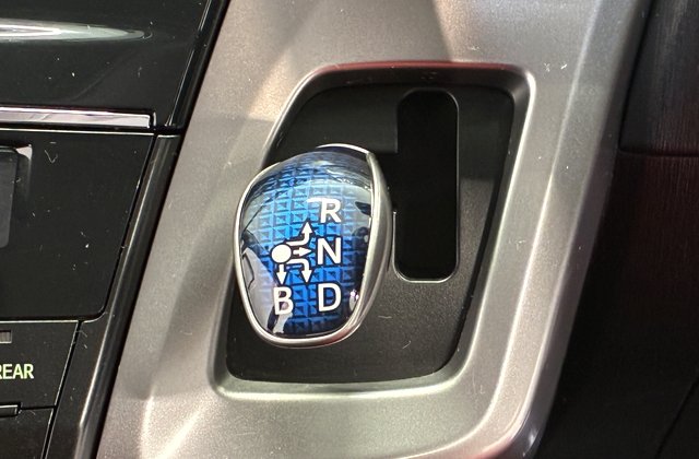 トヨタプリウスαS