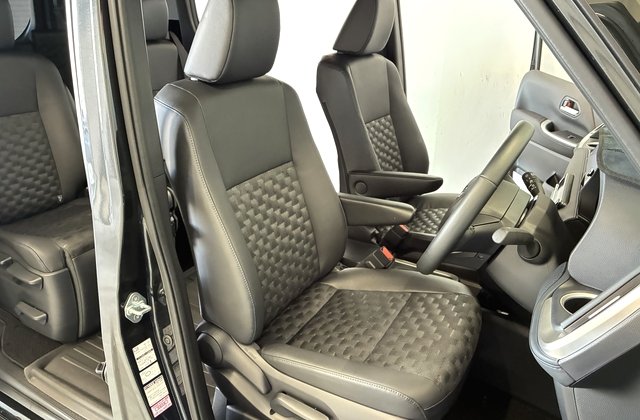 トヨタヴォクシーハイブリッド S-Z