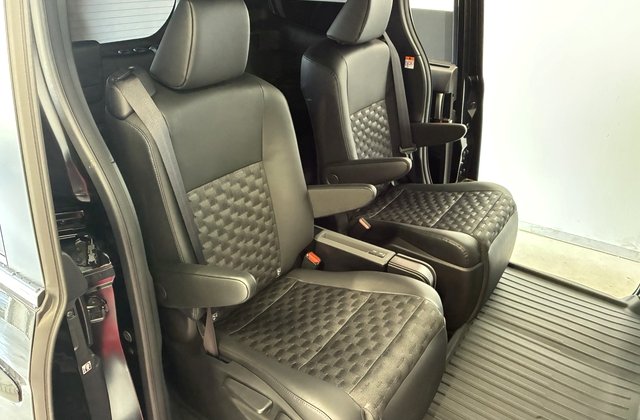 トヨタヴォクシーハイブリッド S-Z