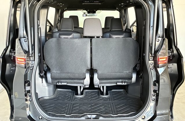 トヨタヴォクシーハイブリッド S-Z