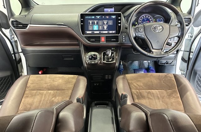 トヨタエスクァイアハイブリッドGi プレミアムパッケージ