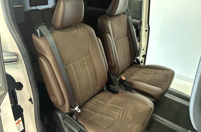 トヨタエスクァイアハイブリッドGi プレミアムパッケージ