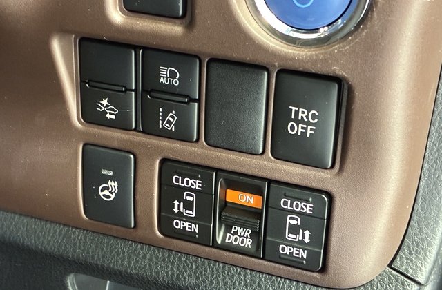 トヨタエスクァイアハイブリッドGi プレミアムパッケージ