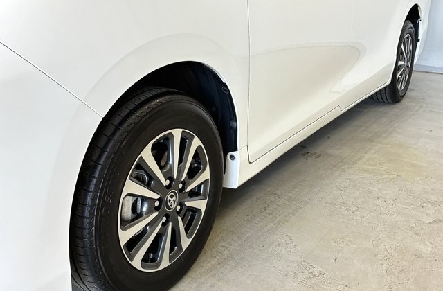 トヨタエスクァイアハイブリッドGi プレミアムパッケージ