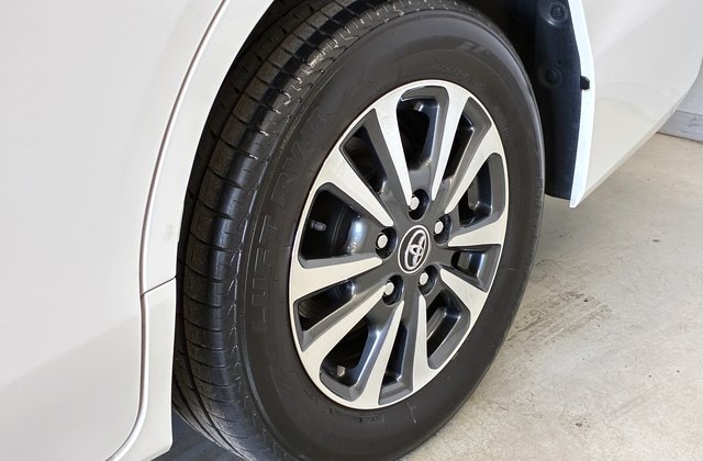 トヨタエスクァイアハイブリッドGi プレミアムパッケージ