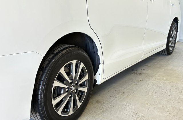 トヨタエスクァイアハイブリッドGi プレミアムパッケージ