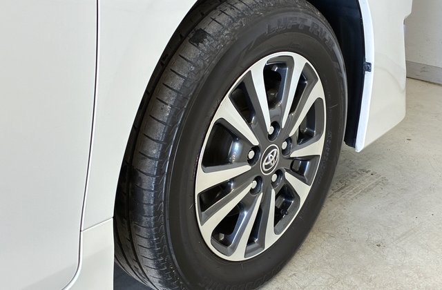 トヨタエスクァイアハイブリッドGi プレミアムパッケージ