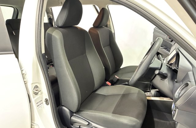 トヨタカローラフィールダーハイブリッドEX