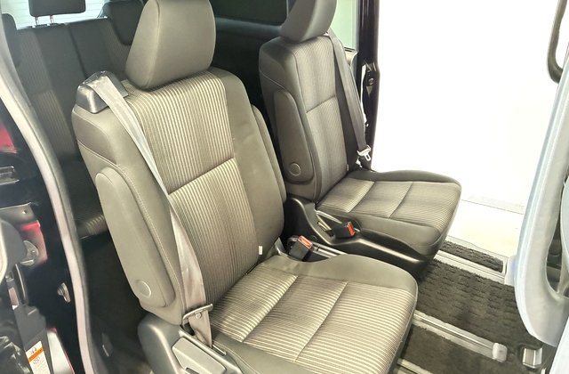 トヨタヴォクシーハイブリッドZS 煌II