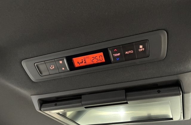 トヨタヴォクシーハイブリッドZS 煌II