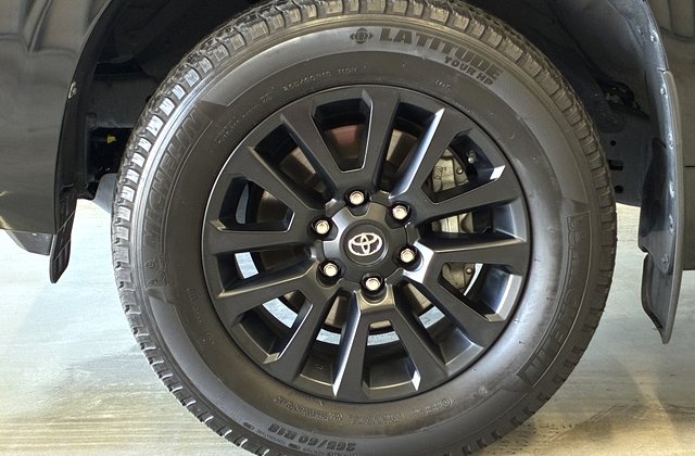 トヨタランドクルーザープラドTX Lパッケージ マッドブラックエディション