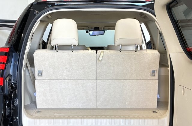 トヨタランドクルーザープラドTX Lパッケージ マッドブラックエディション