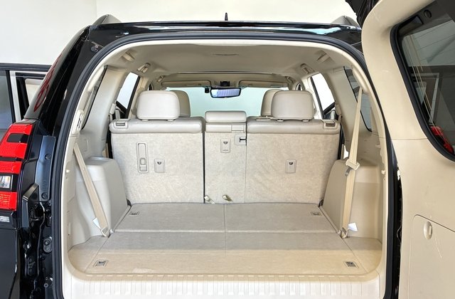 トヨタランドクルーザープラドTX Lパッケージ マッドブラックエディション