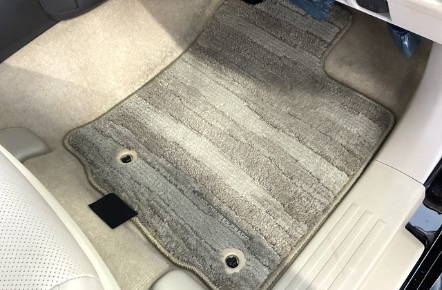 トヨタランドクルーザープラドTX Lパッケージ マッドブラックエディション