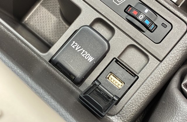 トヨタランドクルーザープラドTX Lパッケージ マッドブラックエディション