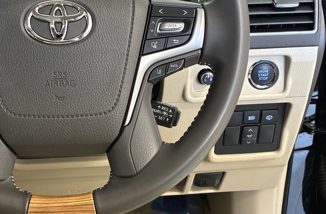 トヨタランドクルーザープラドTX Lパッケージ マッドブラックエディション