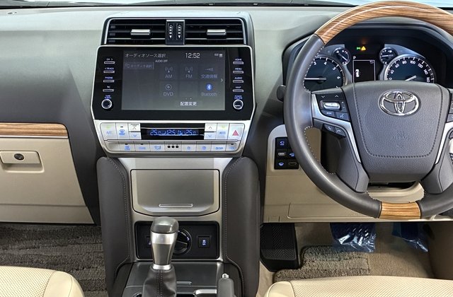 トヨタランドクルーザープラドTX Lパッケージ マッドブラックエディション