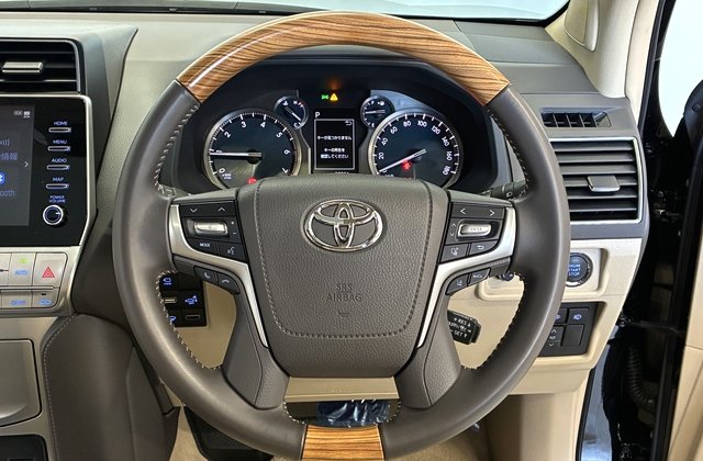 トヨタランドクルーザープラドTX Lパッケージ マッドブラックエディション
