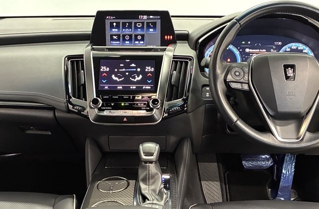 トヨタクラウンハイブリッドRS