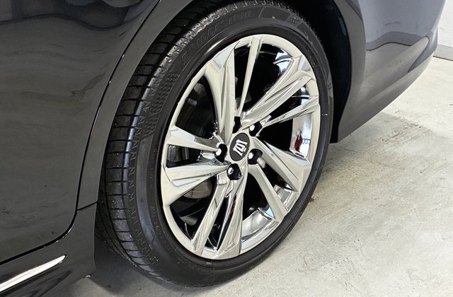 トヨタクラウンハイブリッドRS