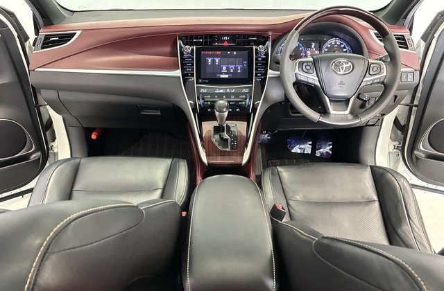 トヨタハリアープレミアムアドバンストパッケージ