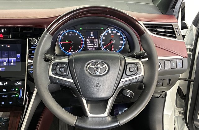 トヨタハリアープレミアムアドバンストパッケージ