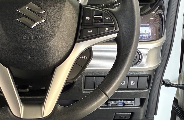 スズキスペーシアカスタムハイブリッドXS