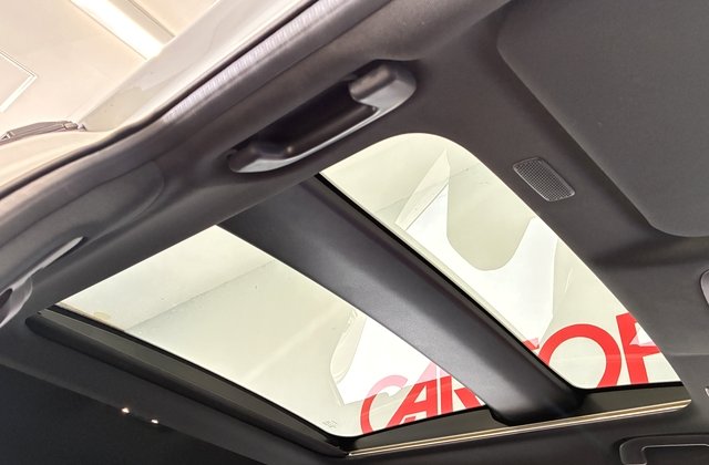 トヨタクラウンスポーツプラグインハイブリッド RS