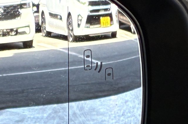 トヨタクラウンスポーツプラグインハイブリッド RS