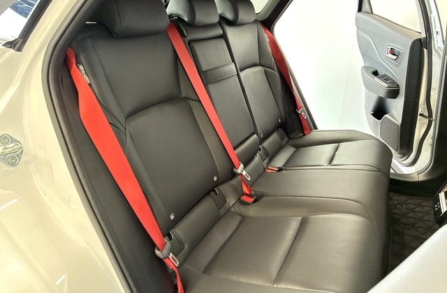 トヨタクラウンスポーツプラグインハイブリッド RS