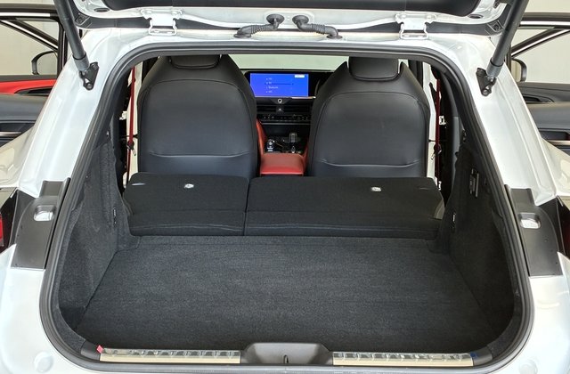 トヨタクラウンスポーツプラグインハイブリッド RS