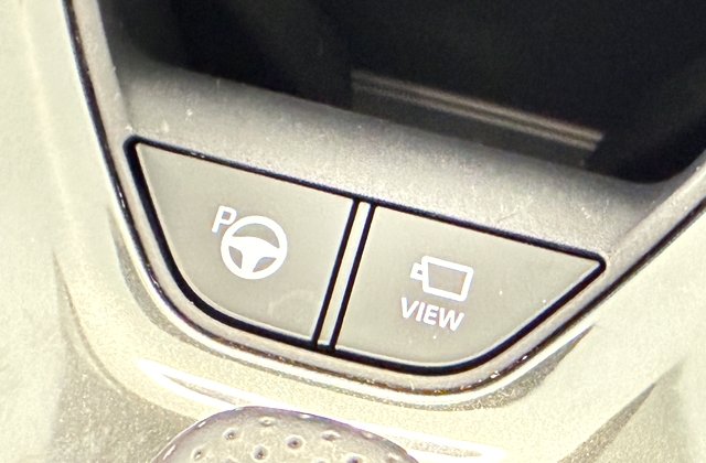 トヨタクラウンスポーツプラグインハイブリッド RS