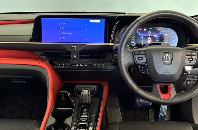 トヨタクラウンスポーツプラグインハイブリッド RS