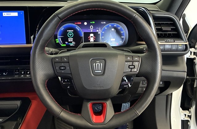 トヨタクラウンスポーツプラグインハイブリッド RS